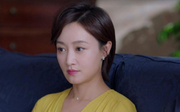 “國民女神”趙子琪：24歲主持春晚，35歲嫁億萬富商，38歲生二胎