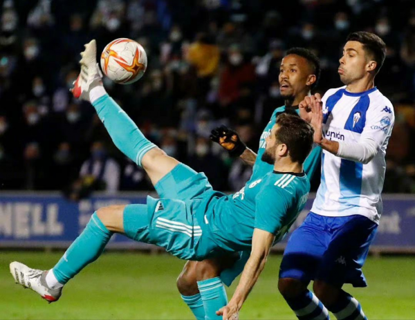 國王杯:登貝萊世界波,巴薩2-1逆轉利納雷斯;皇馬3-1輕鬆晉級 國王杯:登貝萊世界波,巴薩2-1逆轉利納雷斯;皇馬3-1輕鬆晉級