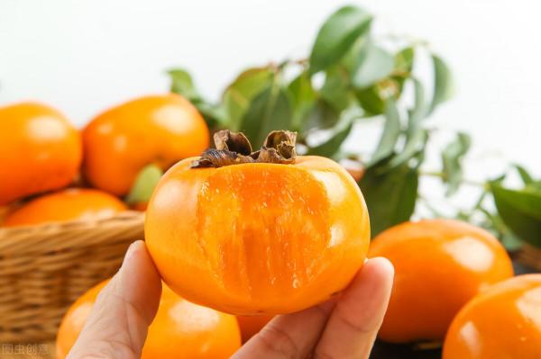 壹健康小知識:脆柿直接吃還是等放軟了再吃?吃脆柿要吐皮嗎 壹健康小知識:脆柿直接吃還是等放軟了再吃?吃脆柿要吐皮嗎