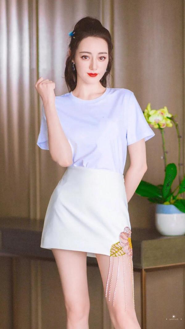 “清純版”迪麗熱巴 “清純版”迪麗熱巴