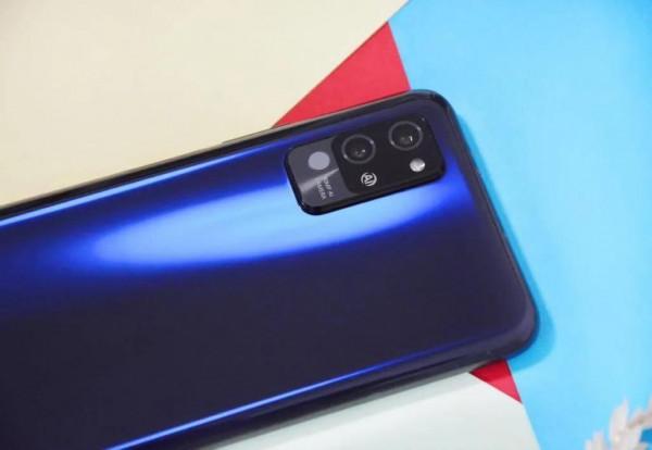 榮耀手機的價效比巔峰的麒麟990手機