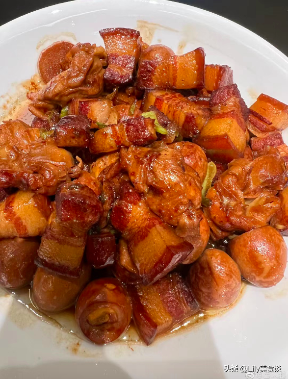 岳雲鵬曬年夜飯火了，豐盛接地氣，引5萬人點贊，網友：餃子特別