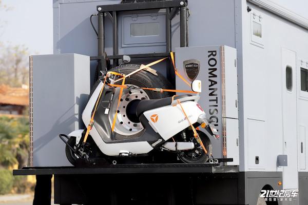 實力比肩進口MAN，實拍國內重卡傑出代表之羅曼威爾德越野房車