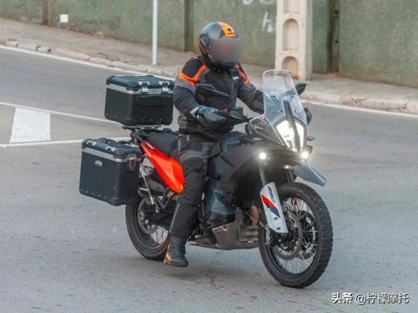 KTM新款890 ADV要加整流罩，還要掛邊箱