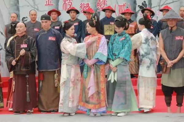 鄧萃雯得罪TVB恩師復出無望,喊話想拍《巾幗梟雄4》尷尬無人理 鄧萃雯得罪TVB恩師復出無望,喊話想拍《巾幗梟雄4》尷尬無人理