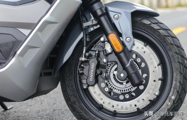 多少沾點泥土氣息，大陽ADV350評測