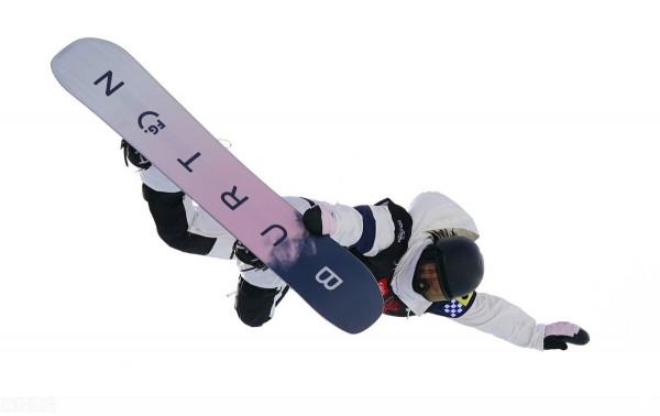 單板U型場地世界盃蔡雪桐第二，攜劉佳宇晉級決賽，冬奧冠軍居首