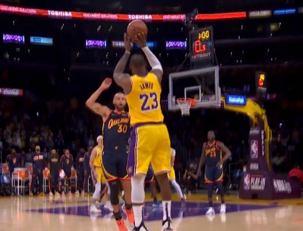 我要的三分射手竟是我自己！詹姆斯2K22三分能力值高居湖人第四位