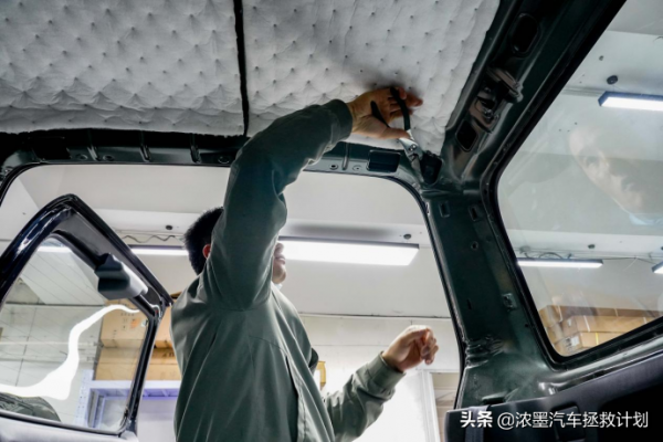 「可愛小車」整備一臺袖珍小車鈴木吉姆尼，有型才能釋放你的個性