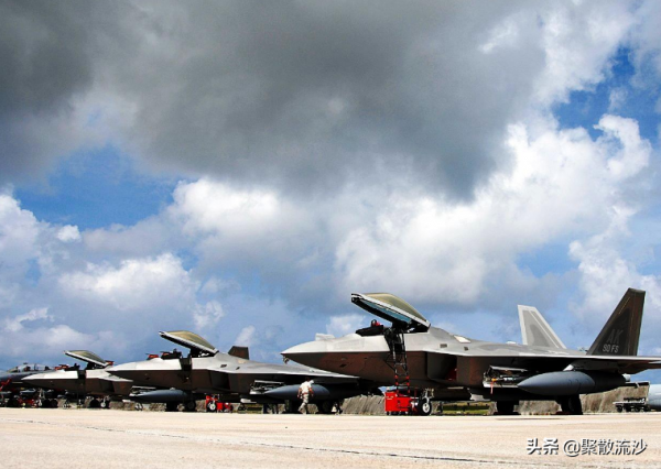 出動6艘航空母艦，搭載441架戰機，17艘艦艇擔任護航