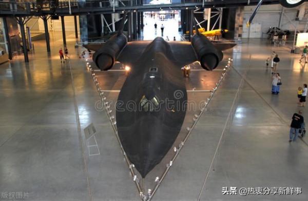 你知道洛克希德公司的YF-12早於SR-71黑鳥嗎？