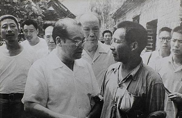 廬山會議後,北京軍區改組,紀登奎進入軍委辦事組,擔任第二政委 廬山會議後,北京軍區改組,紀登奎進入軍委辦事組,擔任第二政委