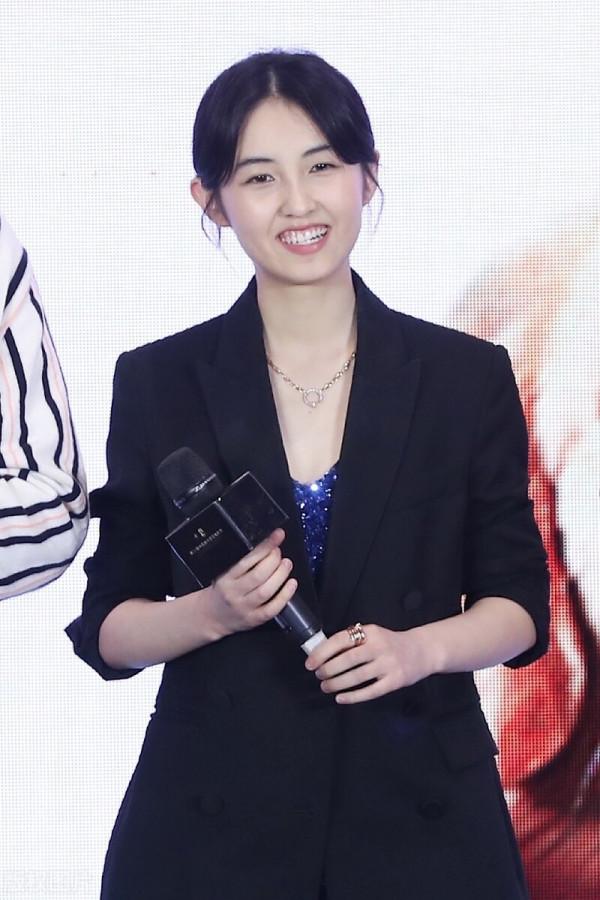 00後小花:張子楓 00後小花:張子楓