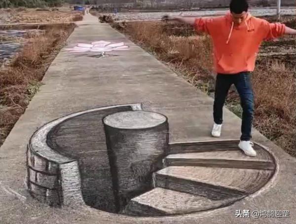 農村小夥酷愛繪畫，在公路上畫出3D畫神似路障，嚇得別人不敢走