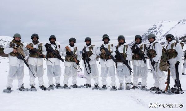 美國給印軍的先進武器,有多厲害:一看就是小學生的彩色塑膠鏟子 美國給印軍的先進武器,有多厲害:一看就是小學生的彩色塑膠鏟子