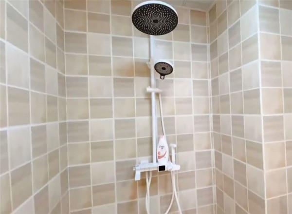 姑娘買下28㎡小家，利用2米9層高做夾層臥室，一個人住也太爽了