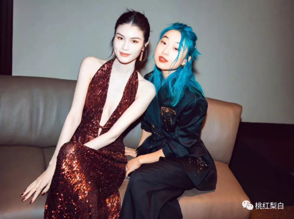 港女真霸氣!鄧萃雯氣場全開,彷彿自帶囂張BGM 港女真霸氣!鄧萃雯氣場全開,彷彿自帶囂張BGM