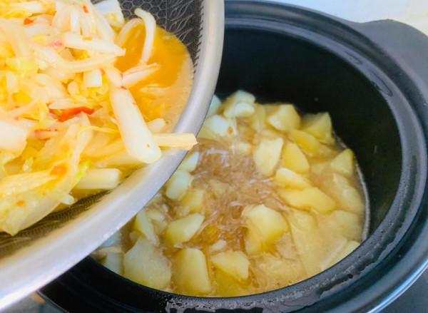 秋天多吃白菜，配2種食材這樣燉，不放肉都美味，減肥期間敞開吃