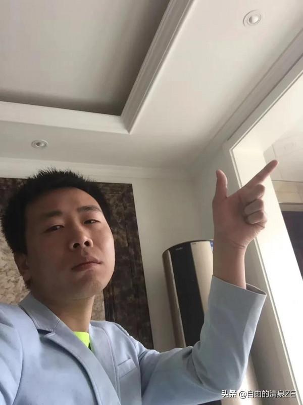 我就算逆境環繞，我面對也要帶著笑