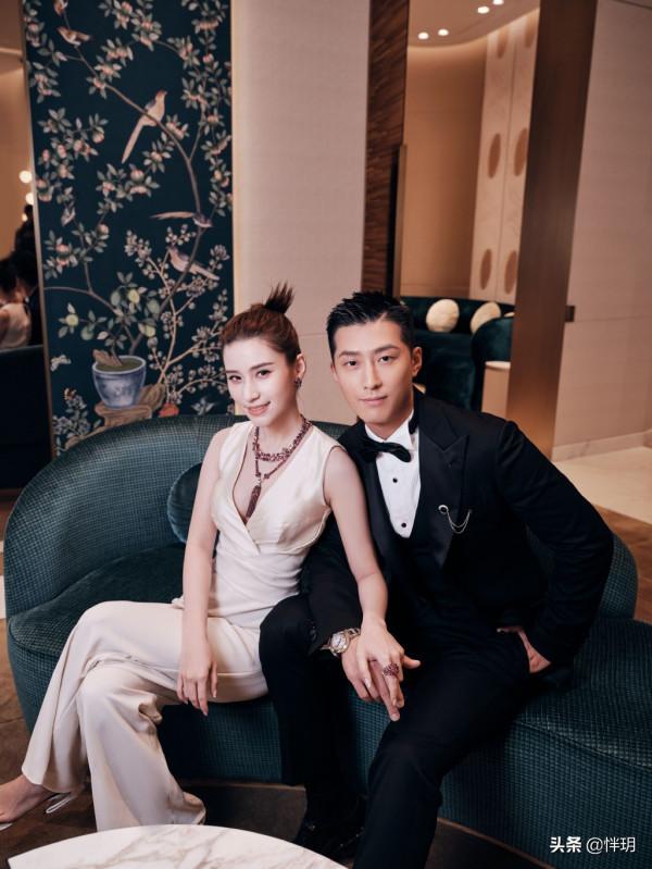 竇驍何超蓮甜蜜現身，妥妥地“望妻石”無疑了