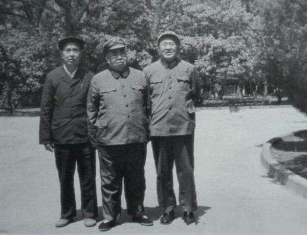 許世友向毛主席進言，為兩人恢復職務，一個王近山，另一個誰？