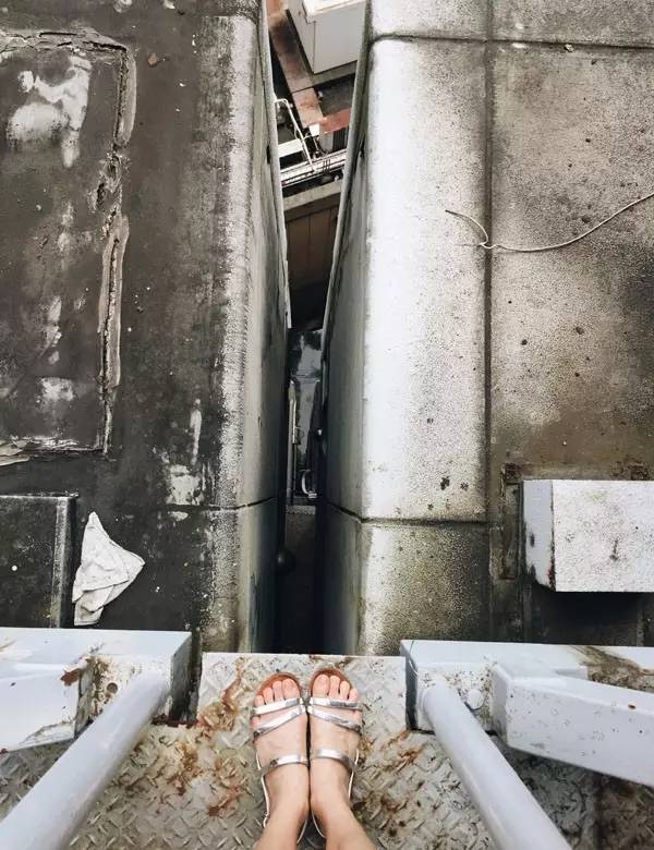 我去東京住了一晚全世界最有名的膠囊旅館，感覺就像冒險