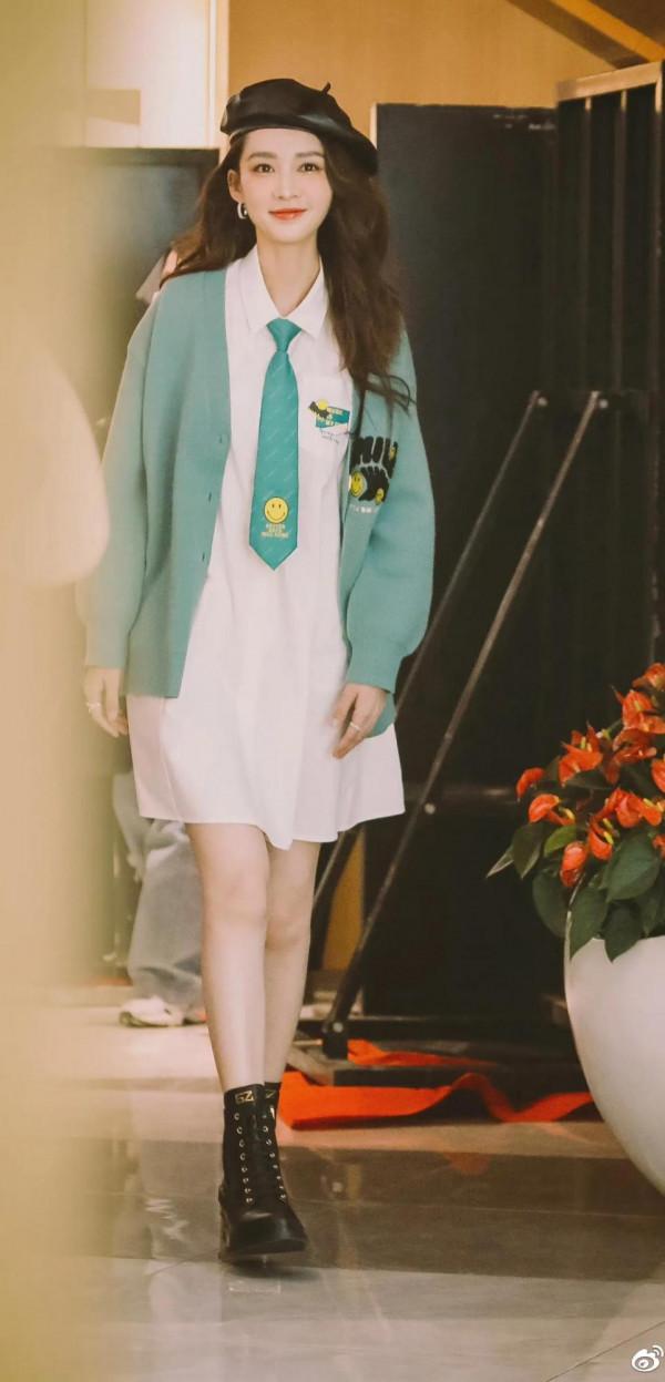 李沁 秀色可餐 超可愛(大圖) 李沁 秀色可餐 超可愛(大圖)