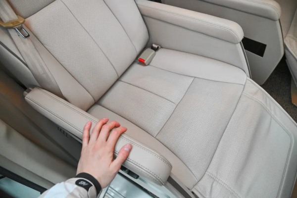 3.5L六缸日產貴士，二手26.98萬，宜商宜家