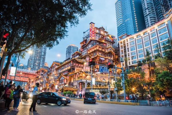 一到假期,重慶就開啟人海模式,這幾個地方到處都是人 一到假期,重慶就開啟人海模式,這幾個地方到處都是人