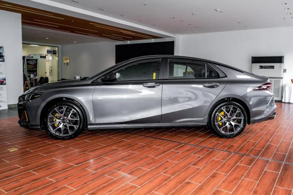 廣汽傳祺影豹，外觀靈動，軸距2736MM，起步價9.83萬起，價效比高