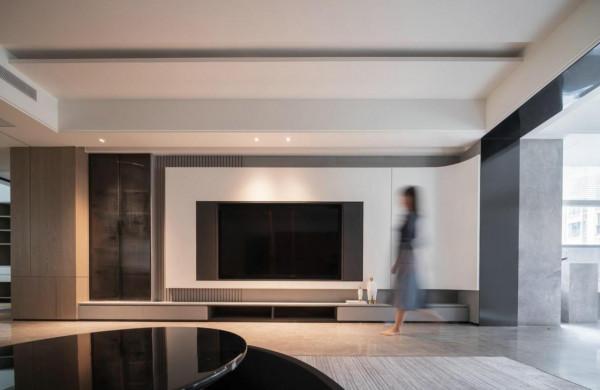 她拒絕斷舍離，將240㎡大宅打滿櫃子，完工後才知道有多實用