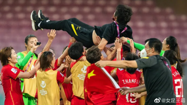 不負眾望成功登頂亞洲之巔！王霜：謝謝大家相信我們