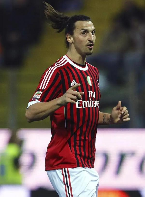 突然發現 越是沒有陽剛之氣的 踢球就越好呢