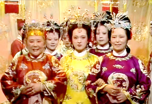 賈元春的象徵為什麼是石榴花？一個浮華、嬌豔、獻媚的悲劇人生