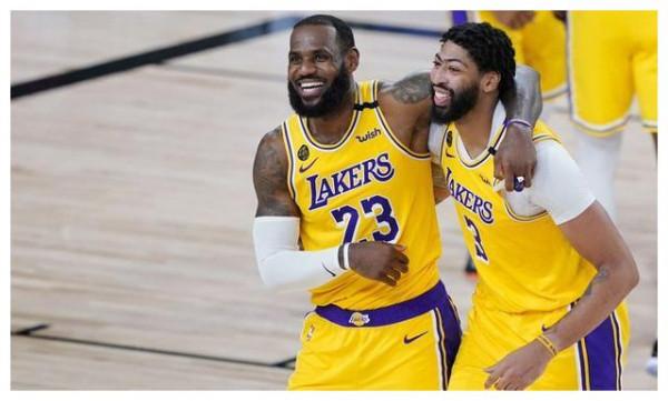 放棄8000萬,離開小卡搭檔老詹!他做了最瘋狂的事,卻還是被交易 放棄8000萬,離開小卡搭檔老詹!他做了最瘋狂的事,卻還是被交易