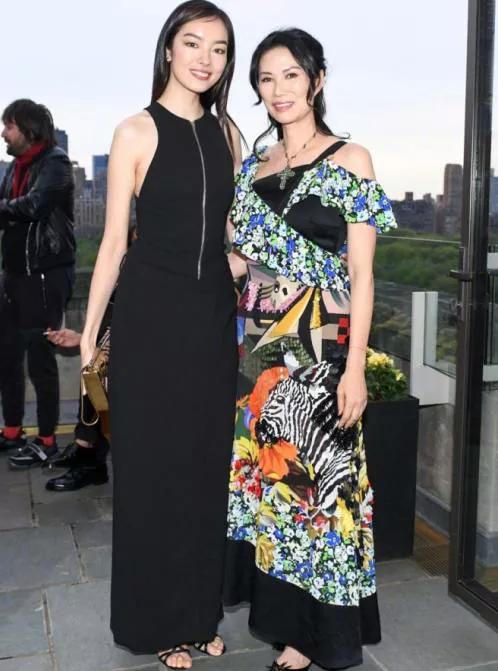 大方臉怎麼穿？鄧文迪的穿搭思路值得借鑑