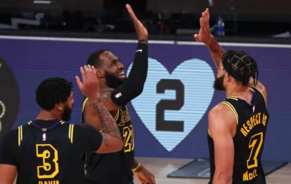 四年三冠!見證了勇士的崛起,經歷了湖人的巔峰!真正的人生贏家 四年三冠!見證了勇士的崛起,經歷了湖人的巔峰!真正的人生贏家