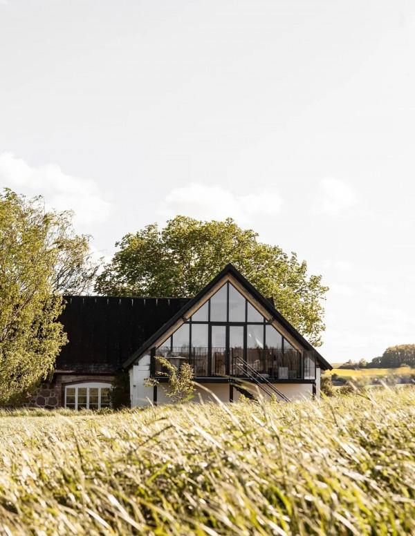 建造在田裡的215㎡別墅，守望麥田，鄉野裡的“世外桃源”