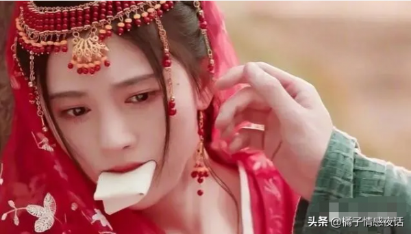 鞠婧禕新劇“女將軍妝”曝光:這是去戰場打仗,還是cos漫展? 鞠婧禕新劇“女將軍妝”曝光:這是去戰場打仗,還是cos漫展?