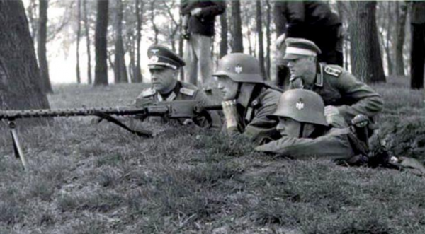 英法不讓德國擁有重機槍?德國人靈機一動,造出更恐怖的通用機槍 英法不讓德國擁有重機槍?德國人靈機一動,造出更恐怖的通用機槍