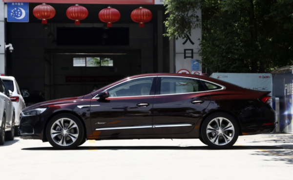 德美系經典B級車PK誰更強?大眾帕薩特對比別克君越 德美系經典B級車PK誰更強?大眾帕薩特對比別克君越