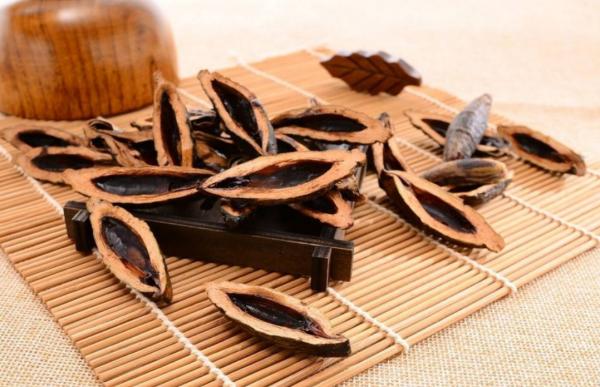 國家對檳榔“下狠手”!一包賣到100元的檳榔,對國人危害多大? 國家對檳榔“下狠手”!一包賣到100元的檳榔,對國人危害多大?