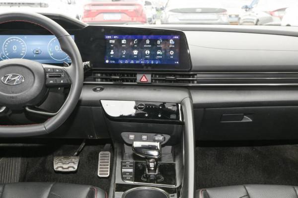 第七代伊蘭特：高科技玩出了新花樣，遠端多場景控制，人車合一