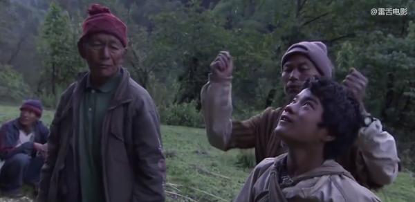 14歲少年爬100米懸崖採蜂蜜,給3個弟妹賺學費!紀錄片 14歲少年爬100米懸崖採蜂蜜,給3個弟妹賺學費!紀錄片