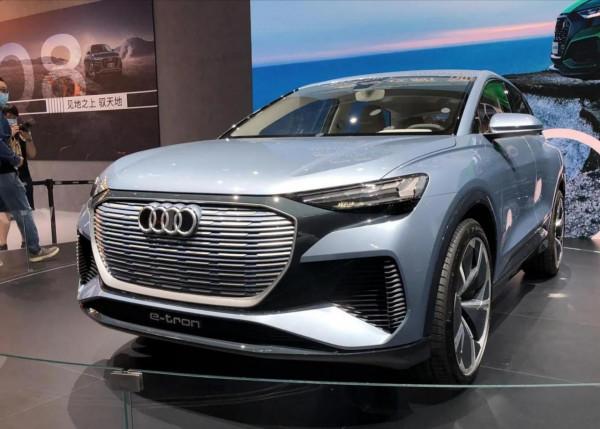 約合人民幣40萬起售！新奧迪Q4正式曝光，配新內飾，外觀帥炸了