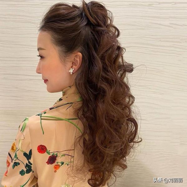 女士髮型款式那麼多,這麼時尚有氣質的卻不多,15款送給你 女士髮型款式那麼多,這麼時尚有氣質的卻不多,15款送給你