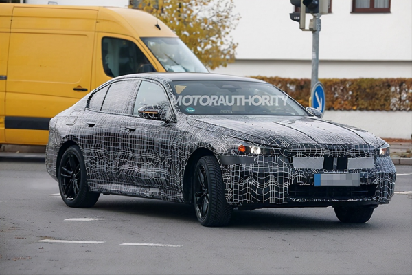 寶馬全新5系最新諜照，雙聯屏內飾，繼續推出內燃機版本