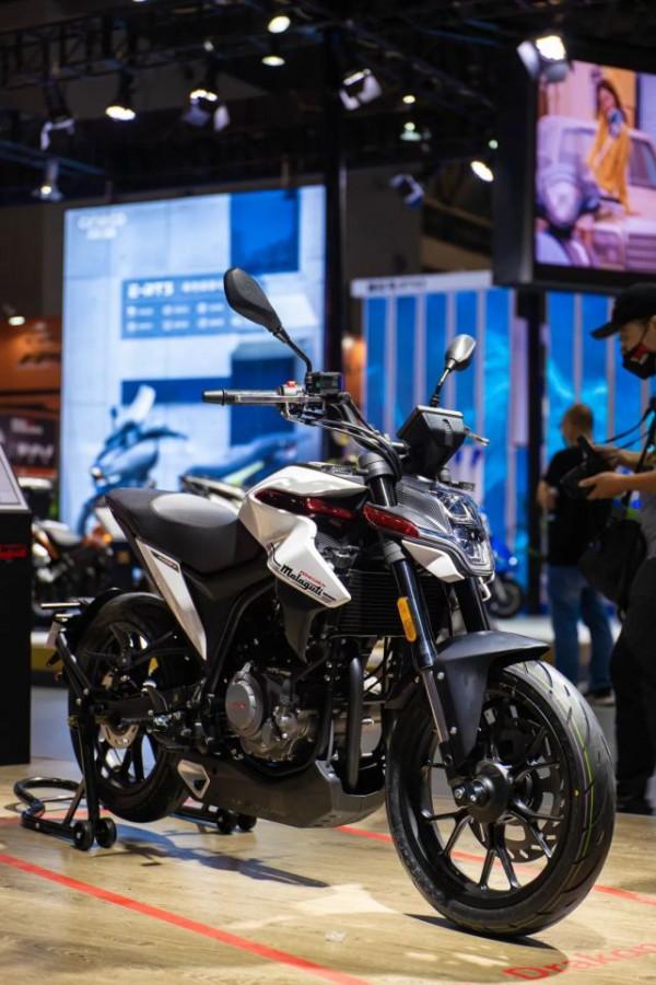 老牌摩企的年輕化之作，外觀新潮配置主流，售價定成敗