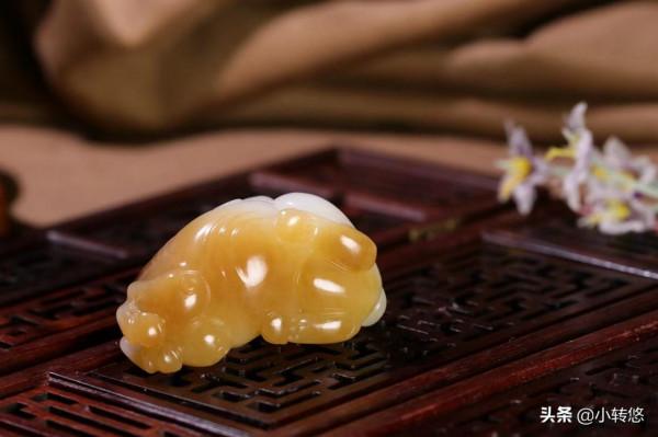 巨龍騰空而起,暢遊戲珠,飛龍形態各異,霸氣十足 巨龍騰空而起,暢遊戲珠,飛龍形態各異,霸氣十足