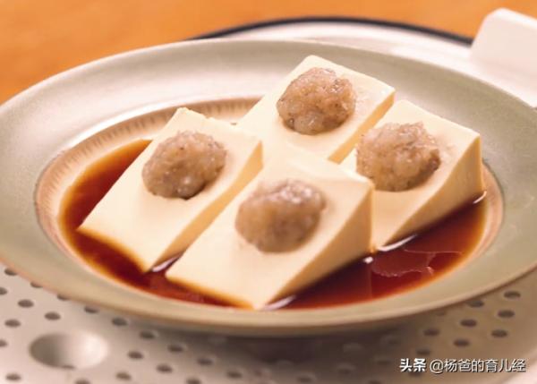 孩子愛吃的蝦滑蒸豆腐，肉嫩鮮香，營養味美，吃一次念念不忘